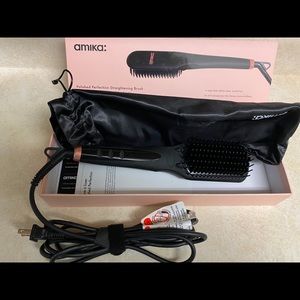 Amika Straightening Brush